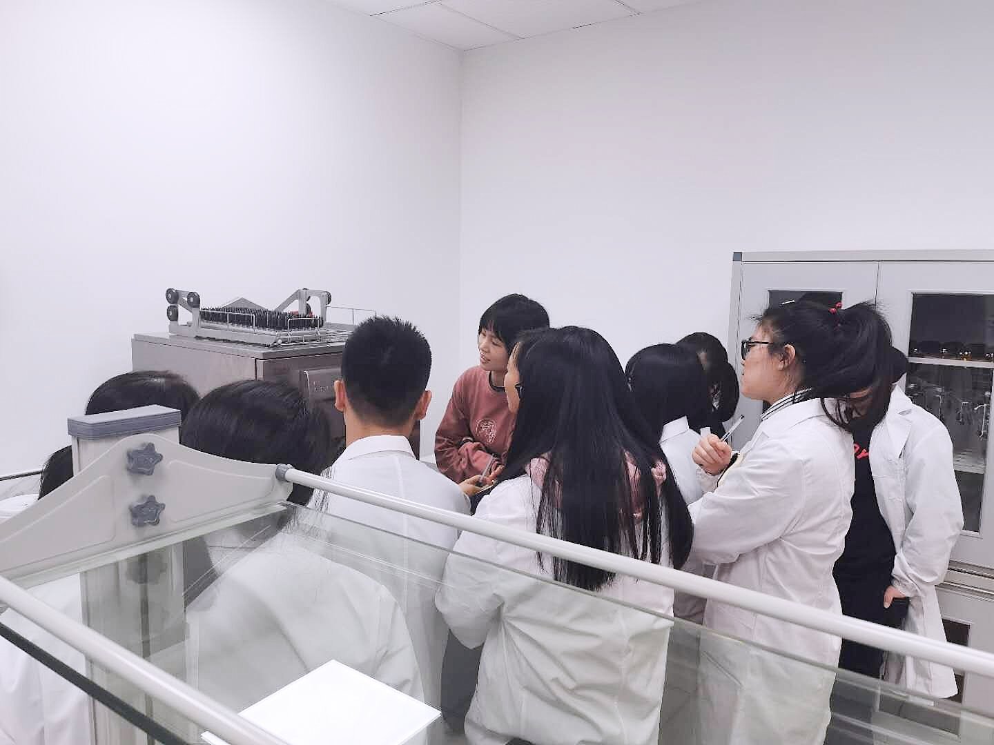 實驗室洗瓶機，管家般的瓶皿清洗烘干解決方案